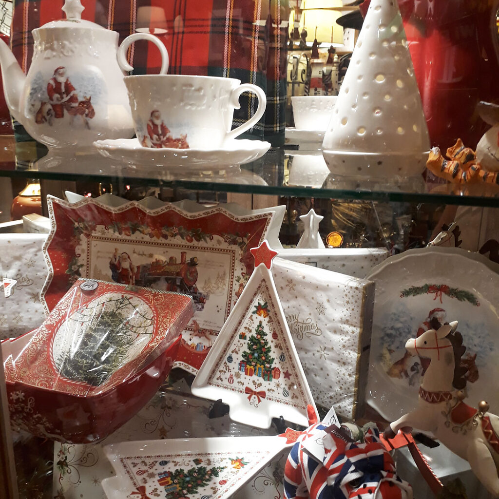 VÁNOČNÍ PORCELÁN